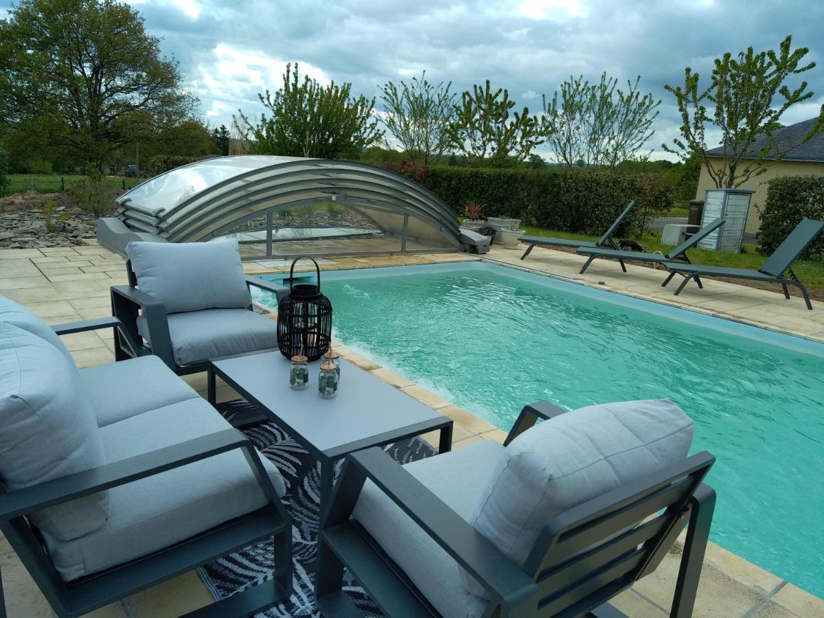 Maison/Villa Avec Piscine Privee Gite Brain D'Eau La Chapelle-de-Brain المظهر الخارجي الصورة